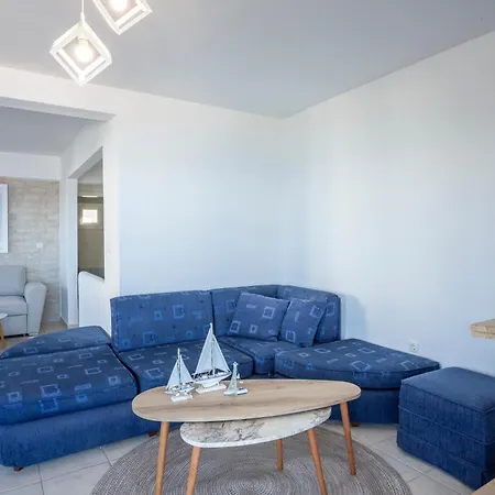 Argo First Line * Polychrono