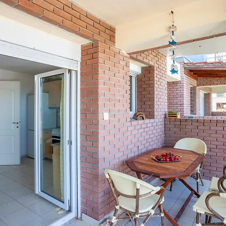 Argo First Line Appartement *