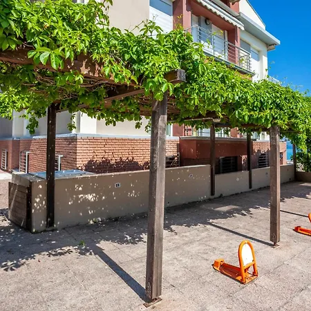 Argo First Line شقة بوليخرونو