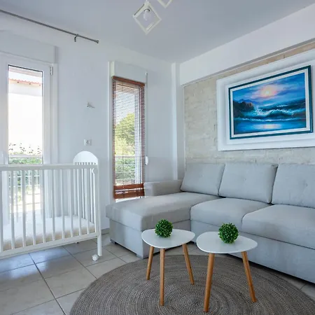 Apartment Argo First Line Polychrono