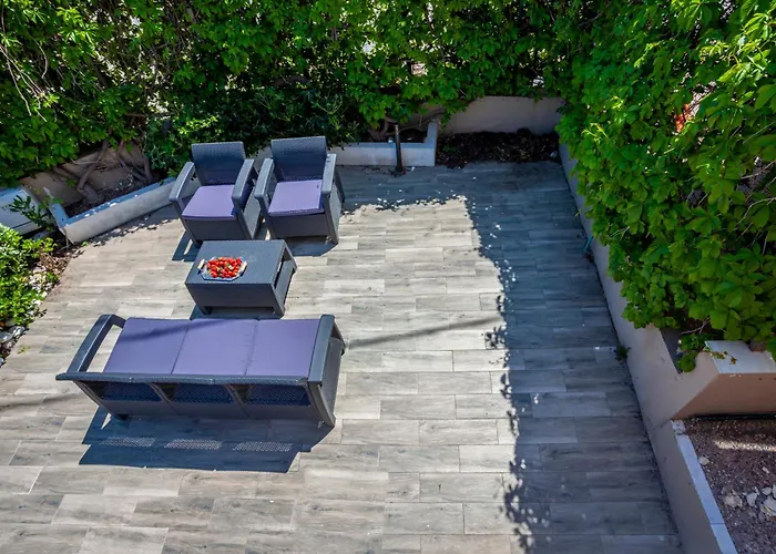 Argo First Line 公寓 *